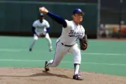 Dennis Leonard Of The Kansas City Royals 1980 Baseball Photo 9