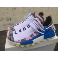 在飛比找蝦皮購物優惠-Adidas. Pharrell.Williams sola