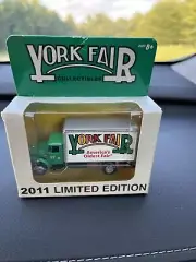 Johnny Lightning 2011 Limited Edition York Fair Deivery Truck