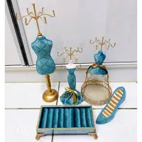 在飛比找蝦皮購物優惠-全新 孔雀藍 飾品架 展示架 飾品盒 高跟鞋飾品盒 人形禮服