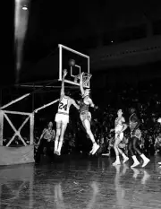 Al Bianchi Of The Syracuse Nationals Shoots 1960S Old Basketball Photo 17
