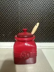 Le Creuset Berry Jam Jar Pot with Silicone Spatula Cherry Red New