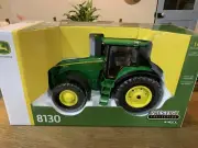 Ertl John Deere 8130 Prestige Collection 1/16 Scale NIB