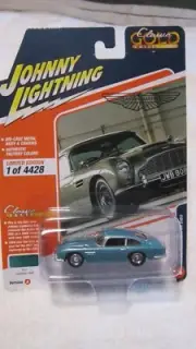 JOHNNY LIGHTNING 1966 ASTON MARTIN DB5 CARIBEAN PERAL 1/64