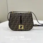 FENDI 芬迪C‘MON手袋 芬迪 FF半圓包 翻蓋包 復古老花單肩包 女生斜背包