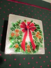 1779* CHRISTMAS WREATH ~ CAPIZ SHELL TRINKET BOX*