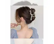 Forward sense of the back of the head to grasp the super fairy tassel clip large shark clip hair clip