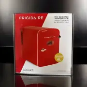 Frigidaire Mini Portable Personal Fridge | 4 L | 6 Cans | Red Retro Style. 137