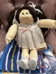 Vintage 1984 Cabbage Patch Doll. Brown hair, girl, Diana Amanda Pig Tails