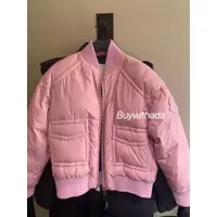 在飛比找蝦皮購物優惠-23-24秋冬新款 Moncler 粉色羽絨外套