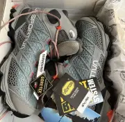 New La Sportiva Core High GTX Women’s Hiking Boots/Size 9.5 Ice Blue