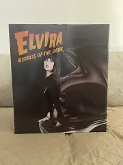 (BRAND NEW) Elvira Mistress of the Dark Grand Jester Statue 1/4 scale