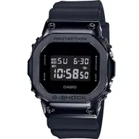 在飛比找momo購物網優惠-【CASIO 卡西歐】G-SHOCK雙顯手錶(黑 GM-56