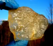 Libyan Desert Glass Meteorite Tektite impact specimen( 385 crt)Dimples yellow A+