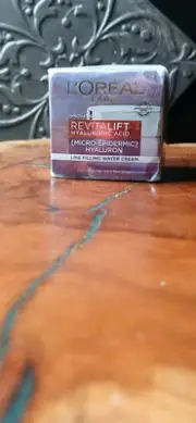 L'Oréal Paris Revitalift Hyaluronic Acid [Micro-Epidermic Hyaluron] Exp 08/27
