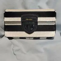 在飛比找PopChill優惠-[二手] prada righe clutch手拿包