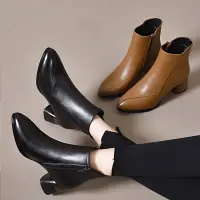 在飛比找蝦皮購物優惠-女生鞋子2023真皮短靴女尖頭高跟鞋粗跟靴子矮跟單靴美拉德靴