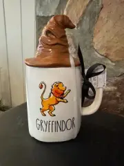 Rae Dunn Harry Potter GRYFFINDOR Large Ceramic Mug With Sorting Hat Topper ~ New