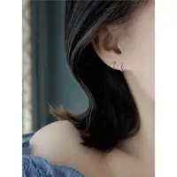 在飛比找ETMall東森購物網優惠-s925女耳骨環韓國純銀針