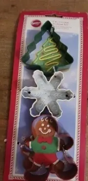 Wilton 3pc Christmas Metal Cookie Cutters Tree, Snowflake, Gingerbread Man *NEW*