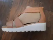 Clarks Women's Jillian Bright Light Tan Zip Wedge Sandal Size 9.5 M