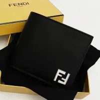 在飛比找Yahoo!奇摩拍賣優惠-美國百分百【全新真品】FENDI 皮夾 八卡 短夾 皮革 專