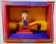 2006 Old Fashioned Nutcracker soldier cast iron decor home holidays Christmas