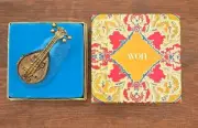 Vintage Avon Gold Tone Mandolin Solid Perfume Compact For Perfume Glace with Box