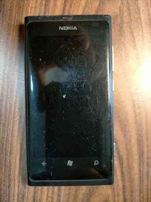 X.故障手機B3214*0256- Nokia Lumia 800 直購價540