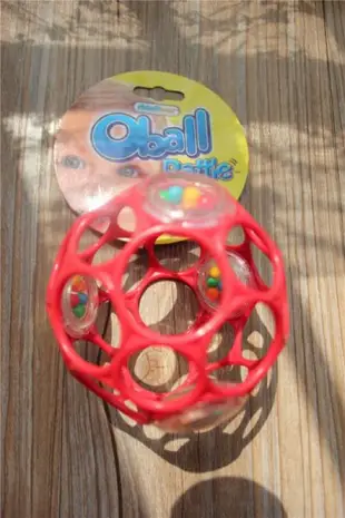 Kids II Oball 洞動球/魔力洞洞球 沙沙洞動球🔥顏色隨機出貨