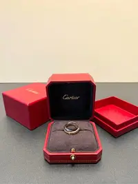 在飛比找Yahoo!奇摩拍賣優惠-Cartier 卡地亞 Love系列 雙環戒指 鑲鉆 白金+