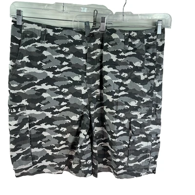 Magellan Camo Cargo Shorts Mens Size 42 Gray 42X10
