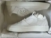 size 39.5EU NEW CHANEL White CC Sneaker Runners Trainers w/ receipt