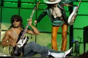 Lenny Kravitz on stage at the only UK date on his European tour o- 2004 Photo 21