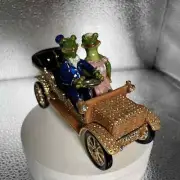 LE MR & MRS FROG DRIVING CAR TRINKET BOX BY KEREN KOPAL. COLLECTION PIECE