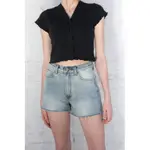 全新現貨BRANDY MELVILLE PAIGE RUFFLE TOP 短袖扣扣V領上衣 海莉著用