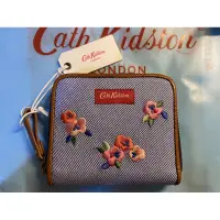 在飛比找蝦皮購物優惠-英國🇬🇧品牌 Cath Kidston 牛仔藍 刺繡立體 拉