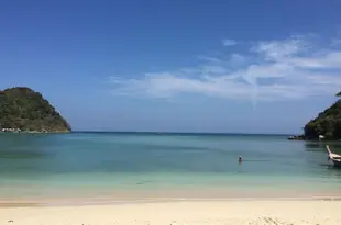 皮皮島小星度假酒店Phi Phi Little Star Resort