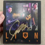 迴紋針二手CD 紙盒 簽名《獅子合唱團-LION》2016 華納音樂