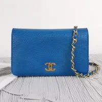 在飛比找Yahoo!奇摩拍賣優惠-Chanel vintage mini藍色蜥蜴皮翻蓋信封包鏈
