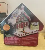 Wilton Holiday House Kit 1982 Cake Pan Decorating Tips Coupler Bag