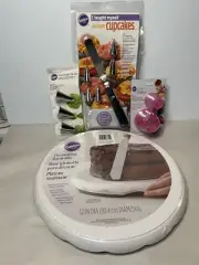 Wilton Decorating Turntable, Cupcake Book WITH 10 Tips LOT