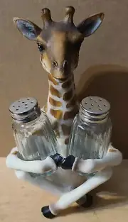 GIRAFFE FAR REACH FLAVOR FIGURINE SALT AND PEPPER SHAKER SET