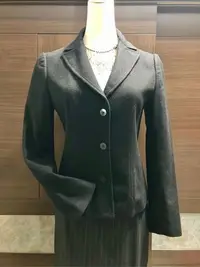在飛比找Yahoo!奇摩拍賣優惠-二手新🌹colour eighteen黑色羊毛長袖外套 2號