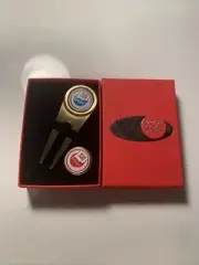 New OLD COURSE St. ANDREWS BRITISH GOLF MUSEUM Set Divot Tool & Coin Ball Marker