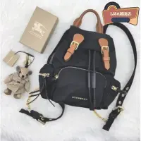 在飛比找Yahoo!奇摩拍賣優惠-BURBERRY The Rucksack 尼龍小型 斜背式