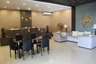 Feel Awesome Room Near SM & Robinsons Galleria Mall by Feel Great Stay Condotels