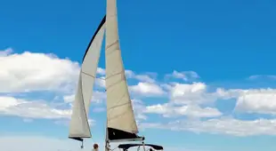 Catamaran for 9-10 people