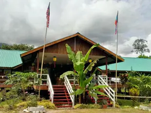基納巴盧波靈假日小屋飯店Kinabalu Poring Vacation Lodge