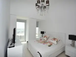 One Bedroom Apartment in Cayan Tower by Deluxe Holiday Homes